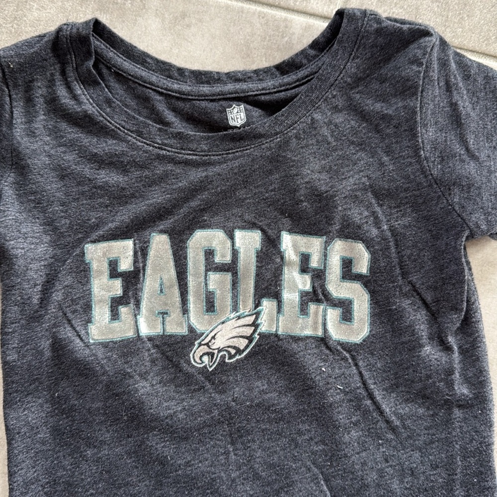 NFL Team Apparel Philadelphia Eagles Girl's Dk.Gray/Silver/Green Tee - XS- TP- 5 - Picture 2 of 7
